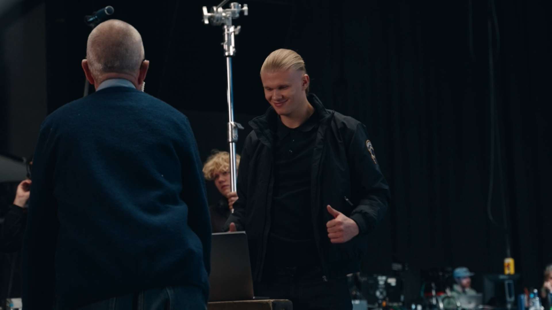 再辅以虚拟 再辅以虚拟